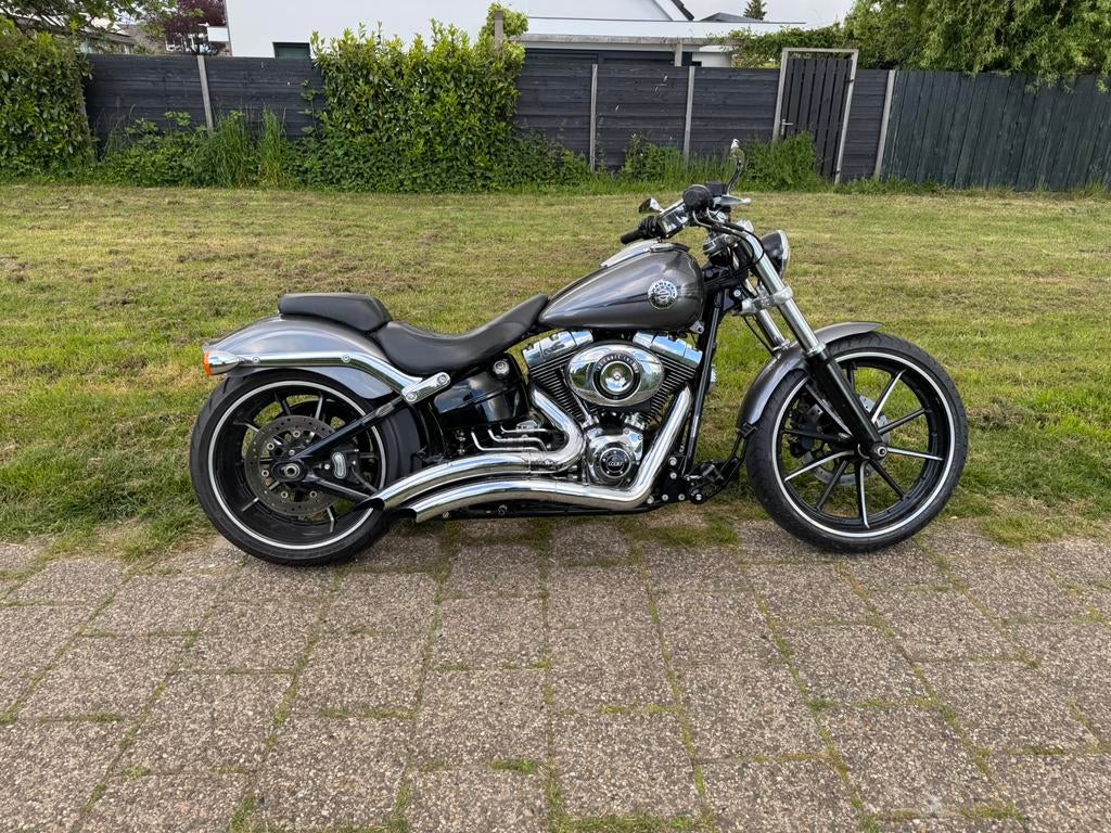 Te Koop: Unieke Custom Harley-Davidson, HD, 2 cilinders, Info@hd.nl, Meer dan 35 kW