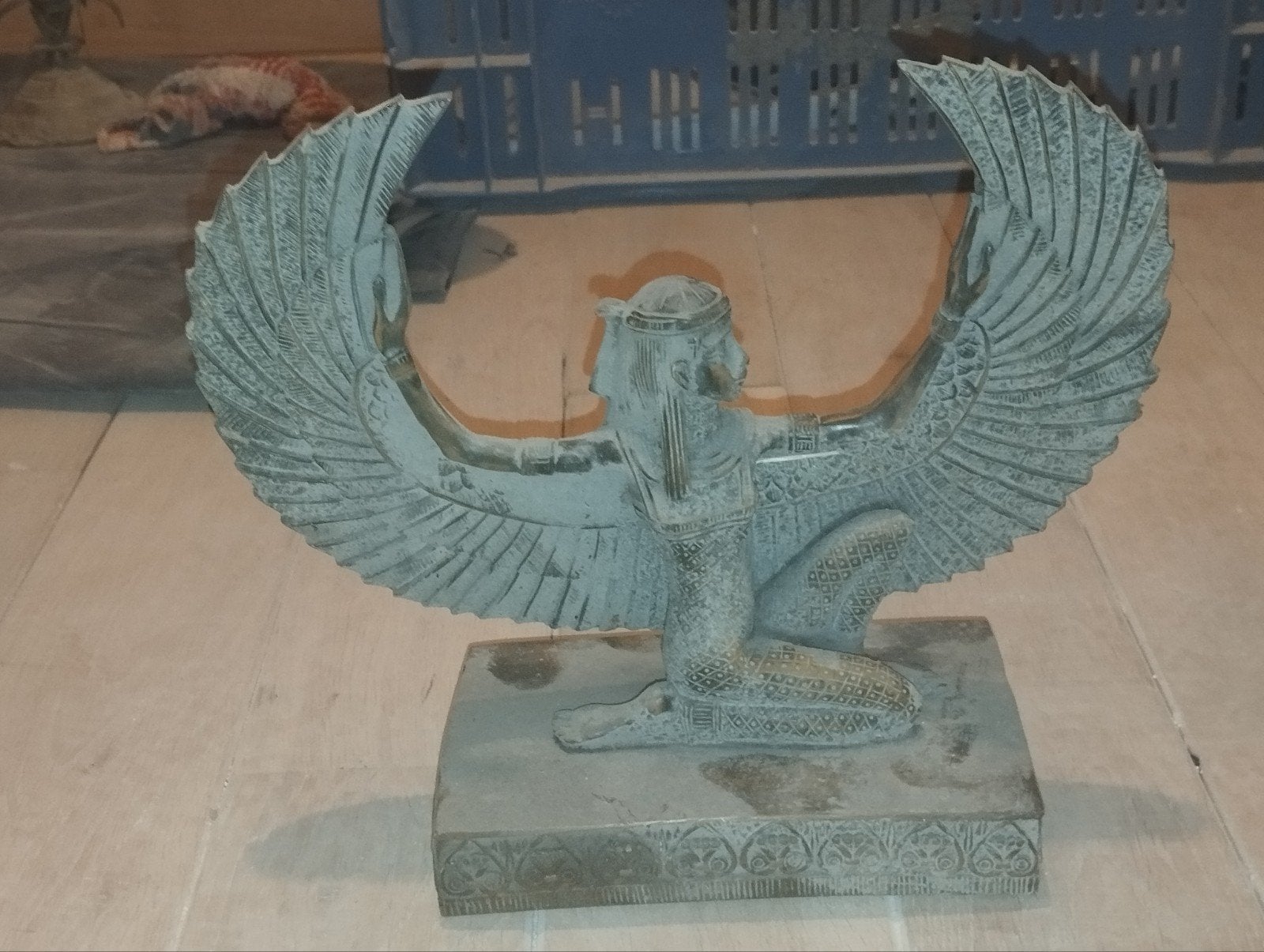 Egyptisch beeldje, Ophalen