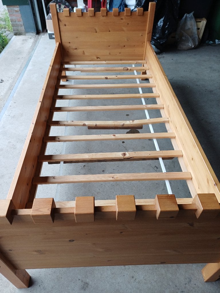 Leuk houten "kasteel"bed 1-persoons, Ophalen, Gebruikt, 90 cm, Eenpersoons