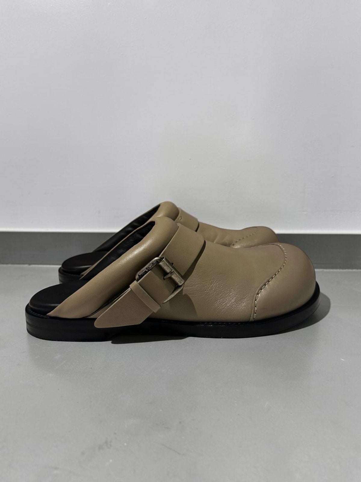 Acne Studios muiltjes mules taupe beige maat 38 leer gesp, Beige, Nieuw, Sandalen of Muiltjes, Ophalen of Verzenden