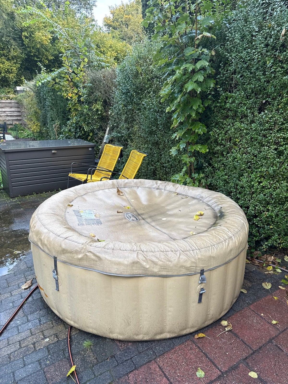 Opblaasbare jacuzzi met afdekzeil, Ophalen of Verzenden, Gebruikt, Afdekzeil, Opblaasbaar