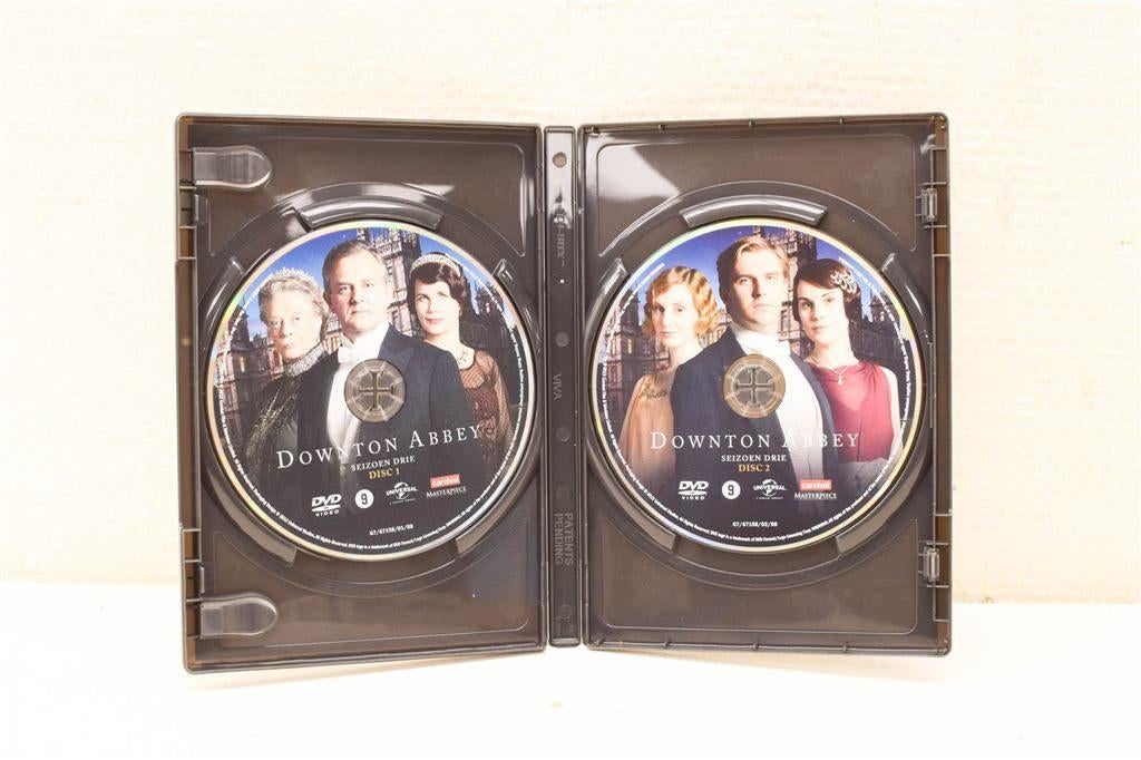 Downton Abbey zeisoen drie deel 1 44950, Ophalen of Verzenden, Gebruikt