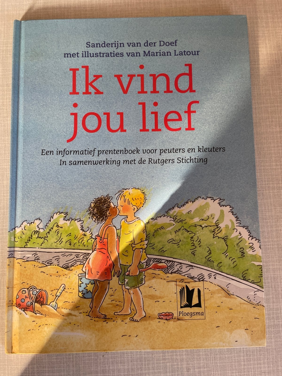 Ik vind jou lief - Prentenboek over liefde en seksualiteit, Boeken, Ophalen of Verzenden, Zo goed als nieuw, Prentenboek
