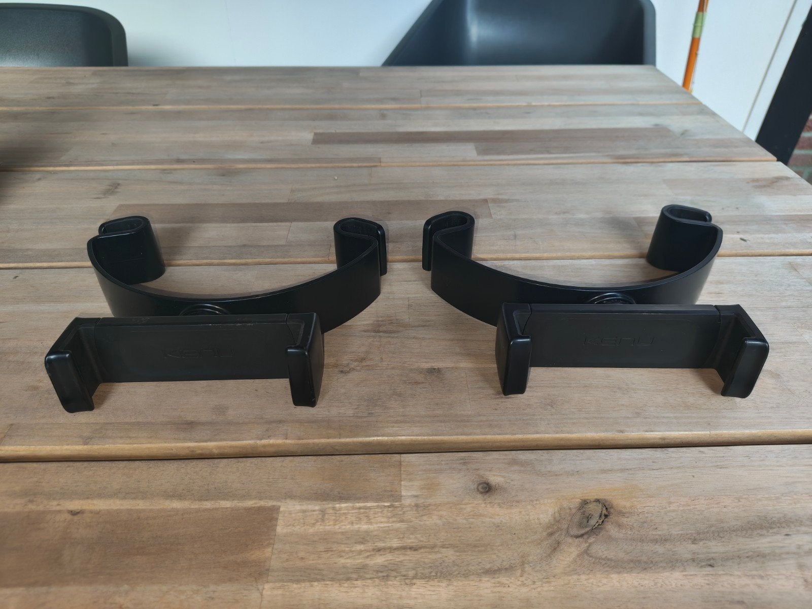 2x Kenu Airvue Universele Tablet Autohouder, Telecommunicatie, Telefoonhouders, Ophalen of Verzenden, Zo goed als nieuw, Auto