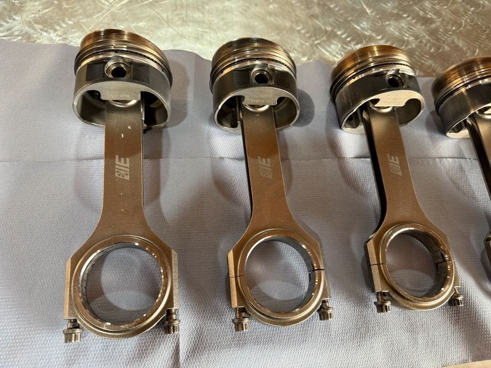 VR5 VR6 R32 Turbo gesmede zuigers & H-profiel drijfstangen, Ophalen, Gebruikt