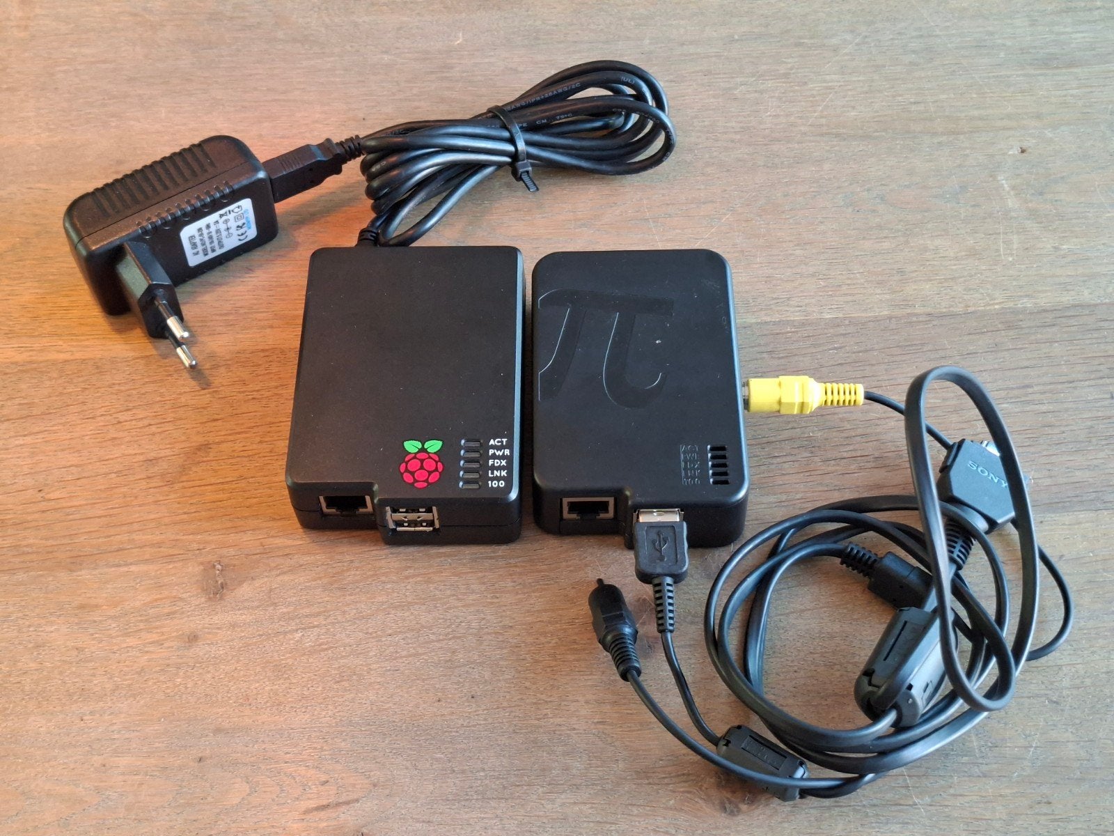 2x Raspberry Pi Model B, Computers en Software, Ophalen of Verzenden