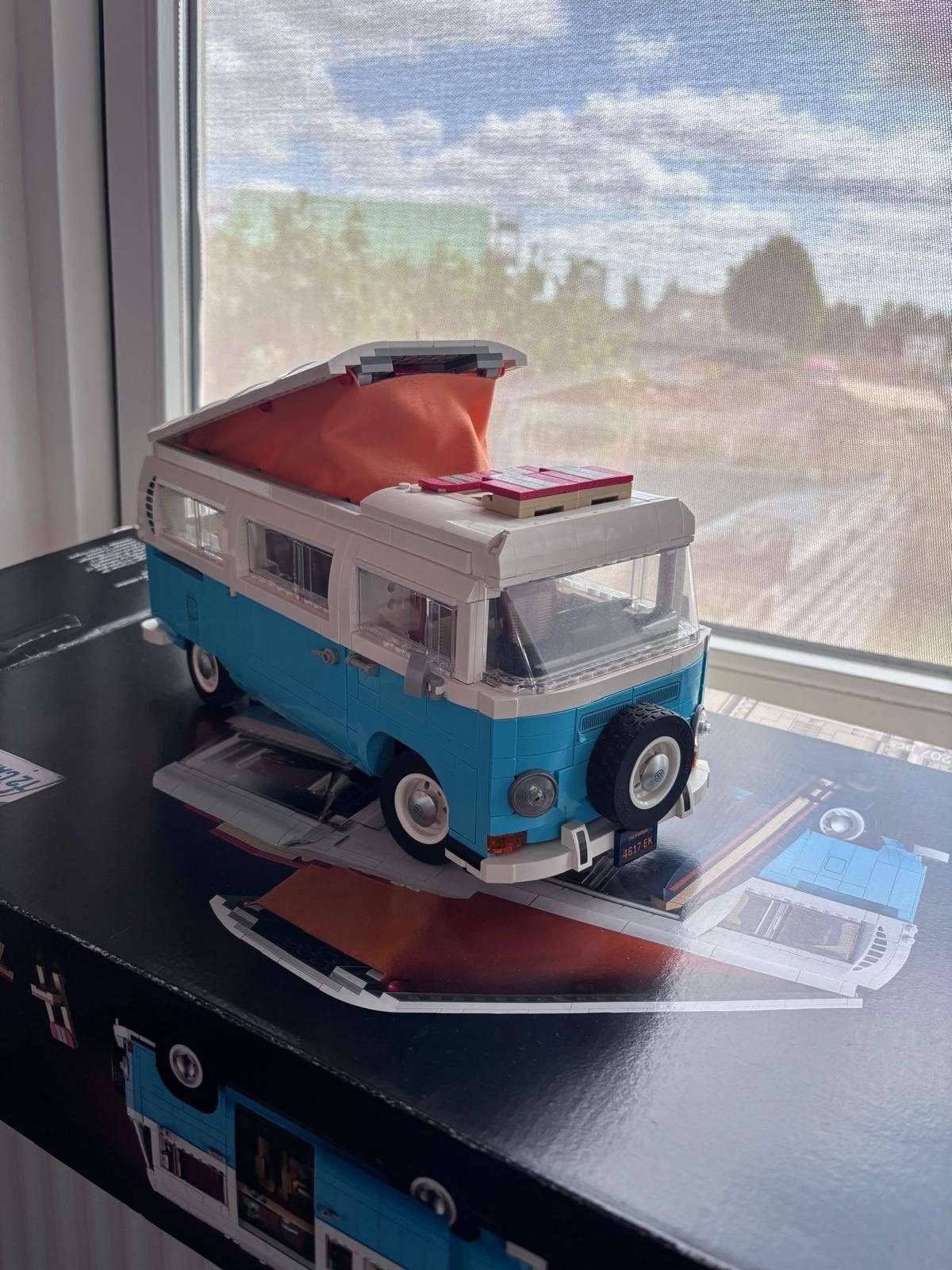 volkswagen t2 camper bus lego
conpleet met doos en boekje. A, Ophalen, Zo goed als nieuw