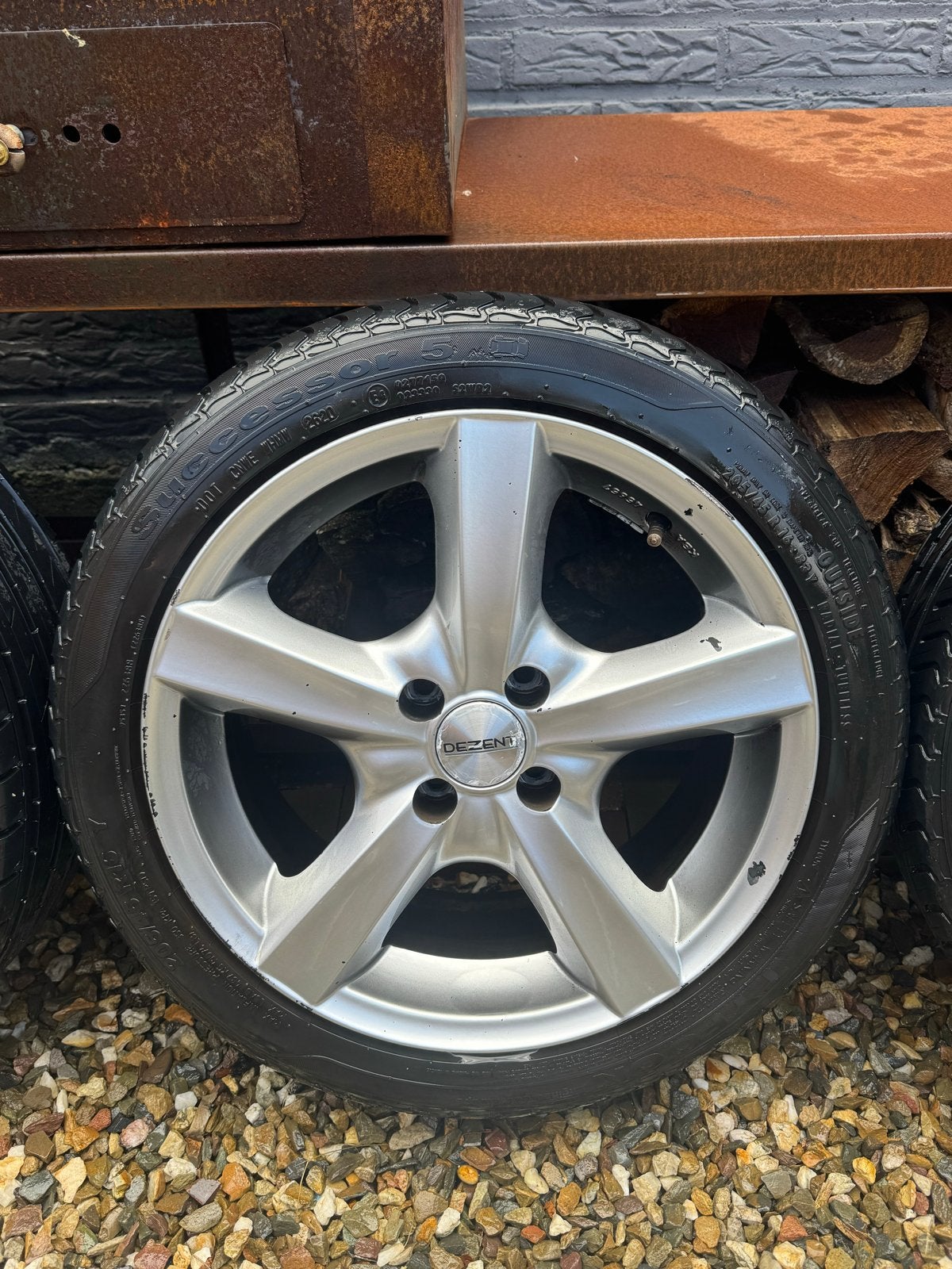 Dezent velgen met zomerbanden 205/45 R16, Ophalen, Gebruikt, 16 inch, Banden en Velgen