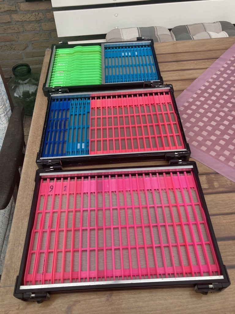 Te Koop 3 zwarte RIVE Lades met RIVE Plankjes, Ophalen of Verzenden, Gebruikt, Overige typen
