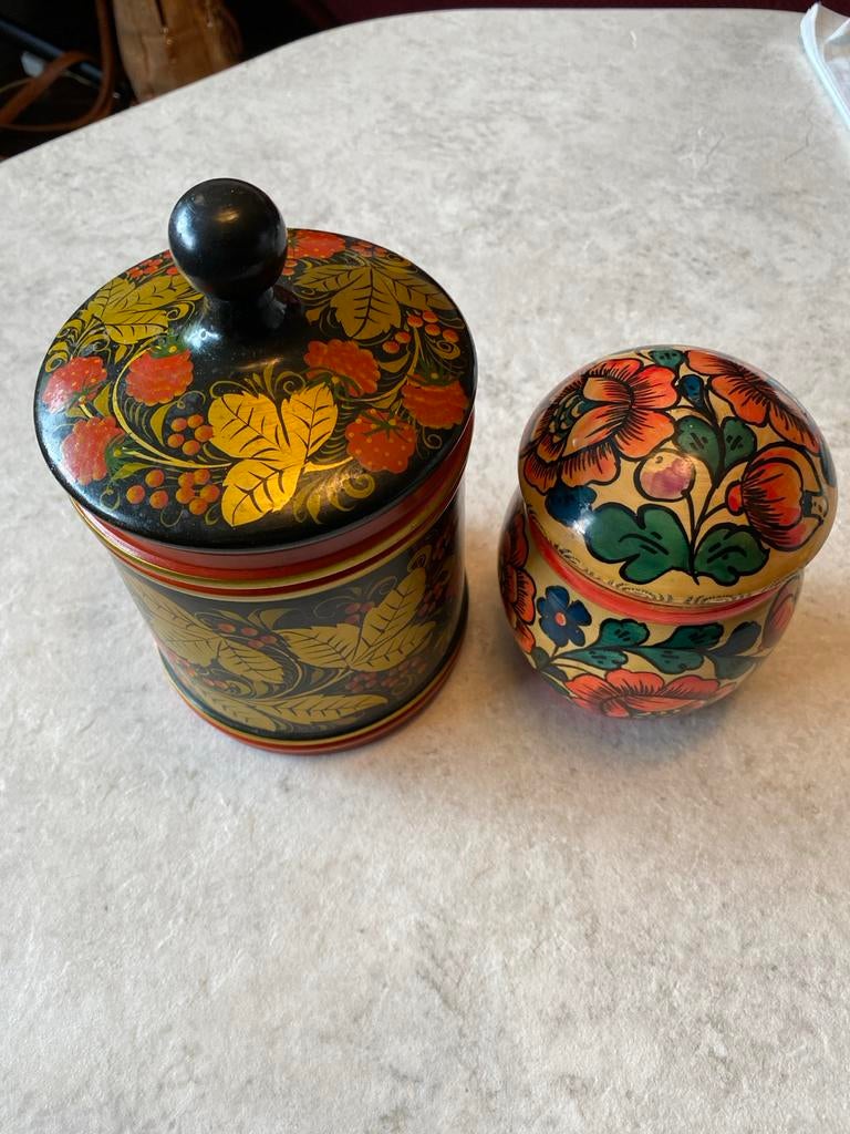 Twee Russische dekseldozen/dekselpotten, Ophalen of Verzenden, Gebruikt