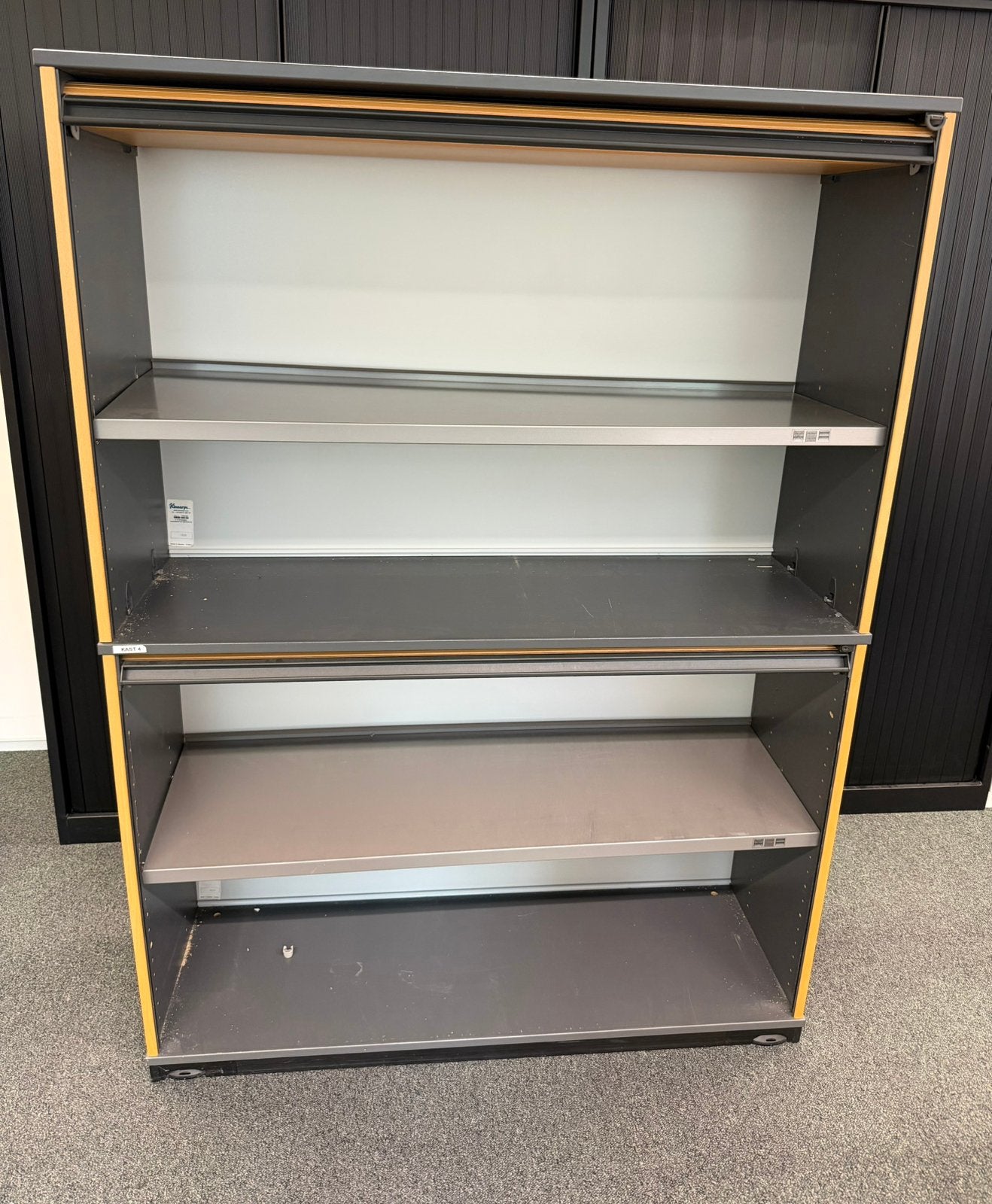 Oude kast, gratis op te halen, Ophalen, Met plank(en), Gebruikt, 100 tot 150 cm