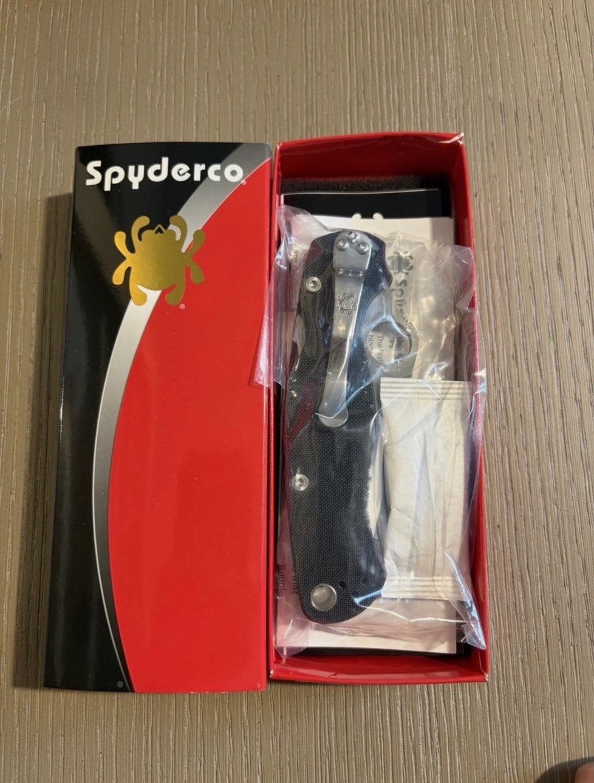 Spyderco para military 2, Caravans en Kamperen, Kampeergereedschap, Verzenden, Zo goed als nieuw