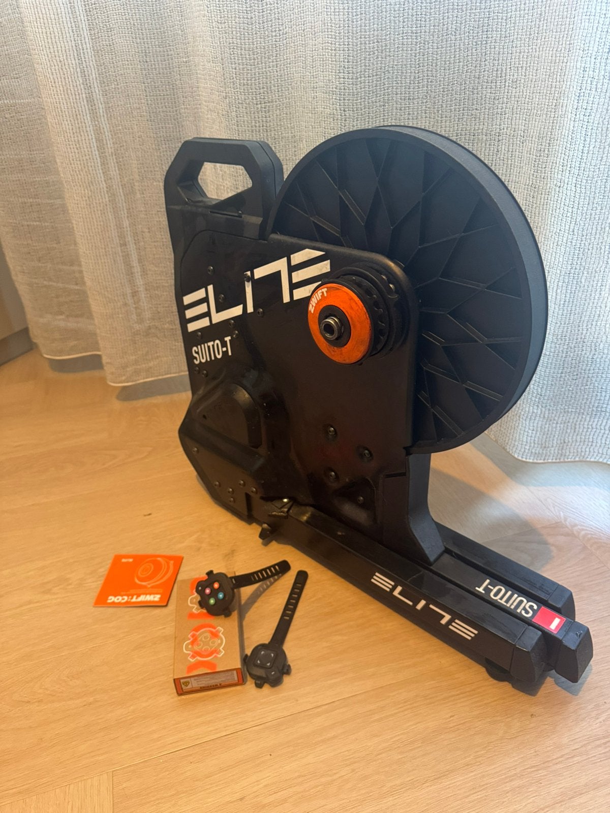Elite Suito-T Smart Trainer incl. nieuwste Zwift Cog & Click, Ophalen, Zo goed als nieuw, Overige typen