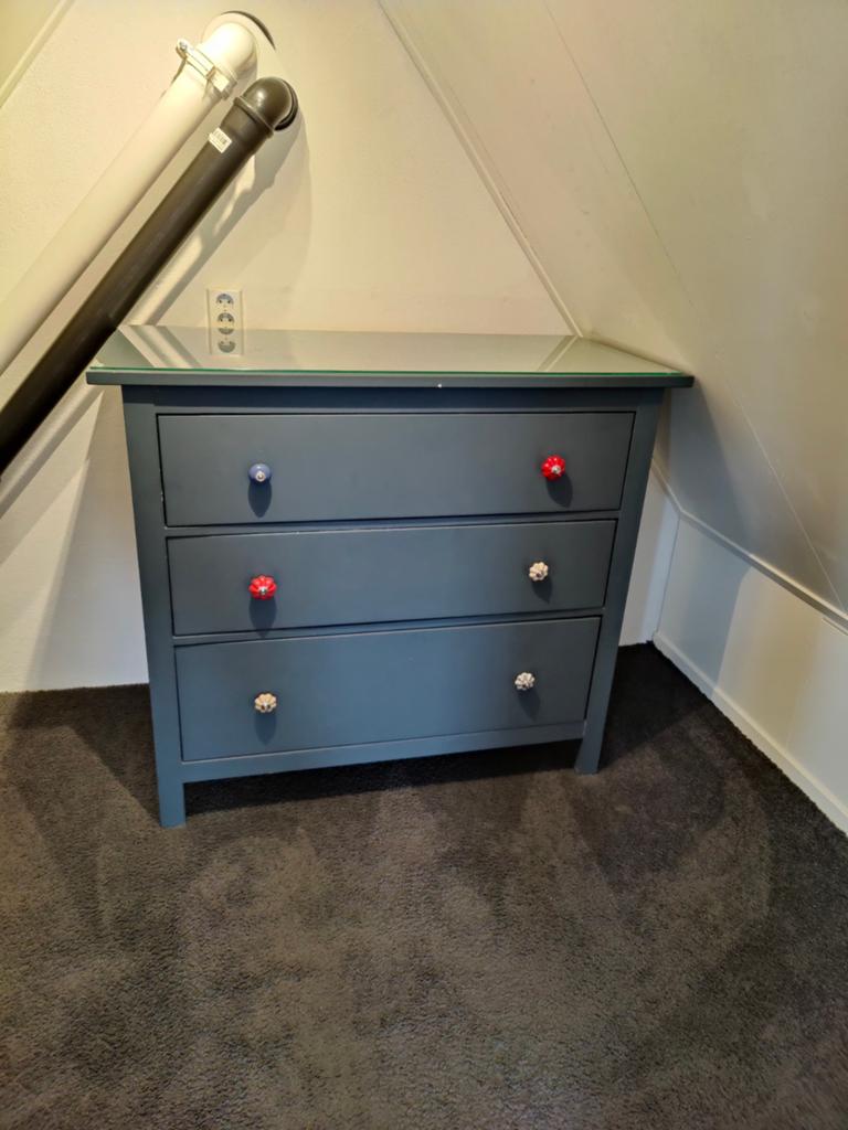 IKEA ladekast met glasplaat, Ophalen, 50 tot 100 cm, Zo goed als nieuw, 3 of 4 laden
