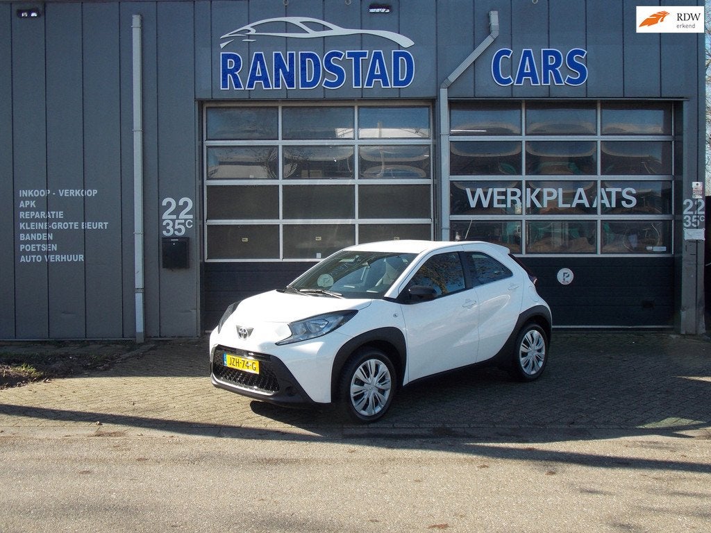 Toyota Aygo X 1.0 VVT-i S-CVT Play Automaat Airco Elek Pakke, Auto's, Toyota, Stof, Gebruikt, Euro 6, 4 stoelen