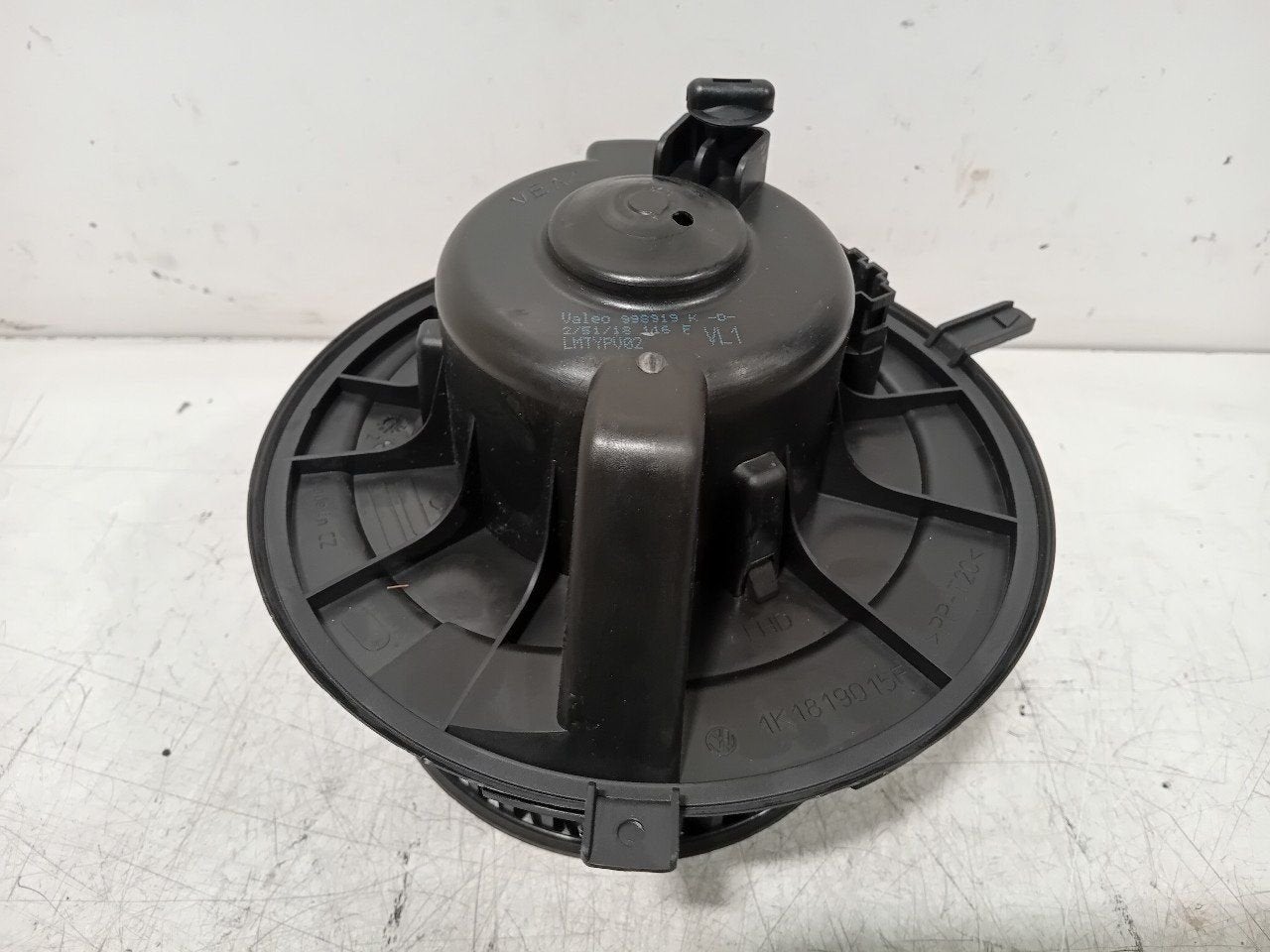 Kachel ventilator motor Volkswagen Caddy, Auto-onderdelen, Onderdelen@venauto.nl, Van der Ven Autorecycling B.V., Gebruikt, Ettenseweg 76, 4706 PB Roosendaal, The Netherlands