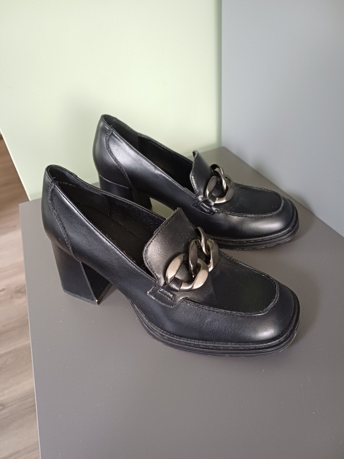 hakken, Oxmox, Zwart, Zo goed als nieuw, Sandalen of Muiltjes