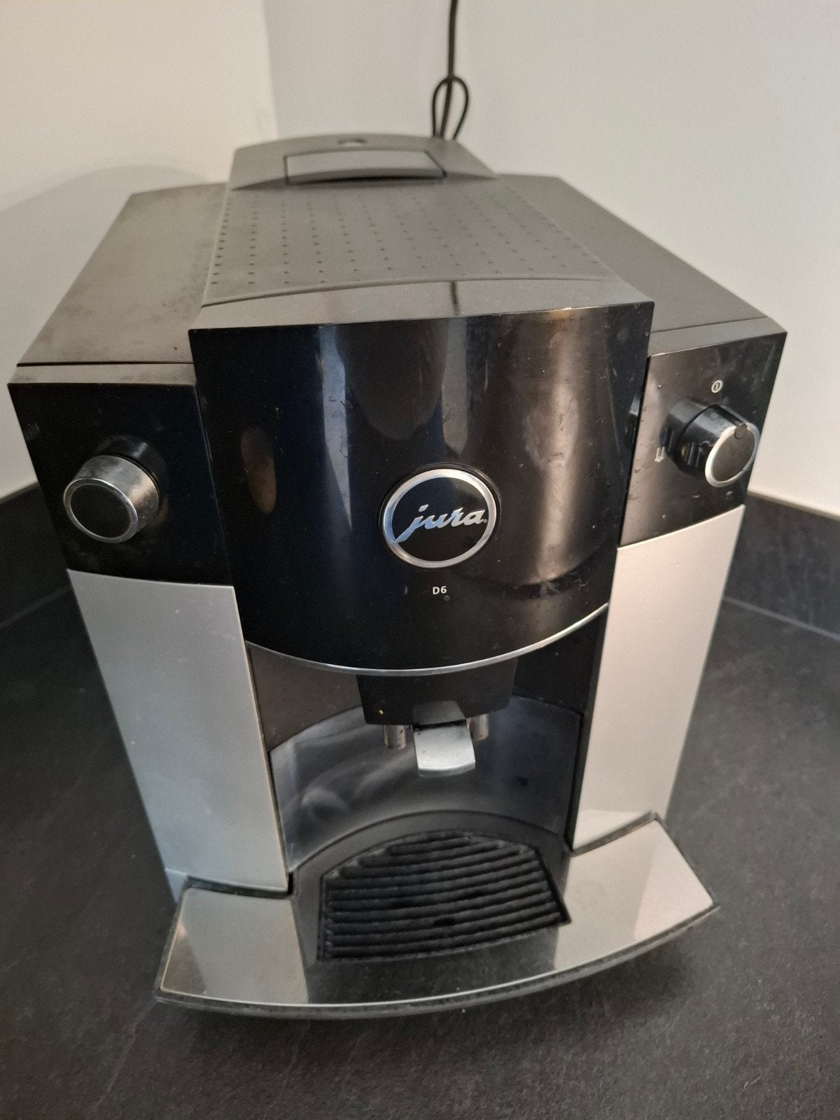 Jura D6 Koffiemachine - Volautomatisch met Melksysteem, Ophalen, Afneembaar waterreservoir, Koffiemachine, Koffiebonen