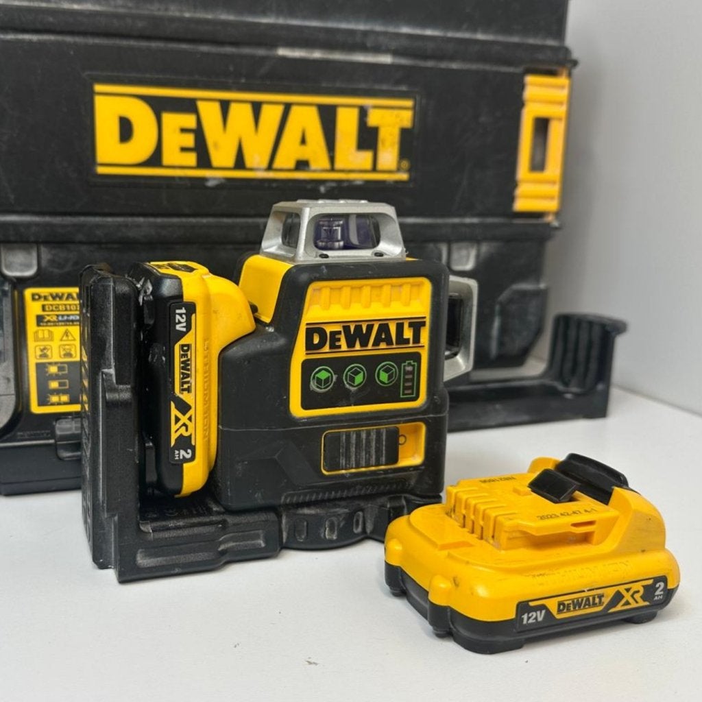 DeWalt DCE089D1G 2x 12v 2.0ah + lader | compleet in koffer, Dewalt, Gebruikt, Support@dewalt.com, 701 E. Joppa Road
Towson, MD 21286
USA