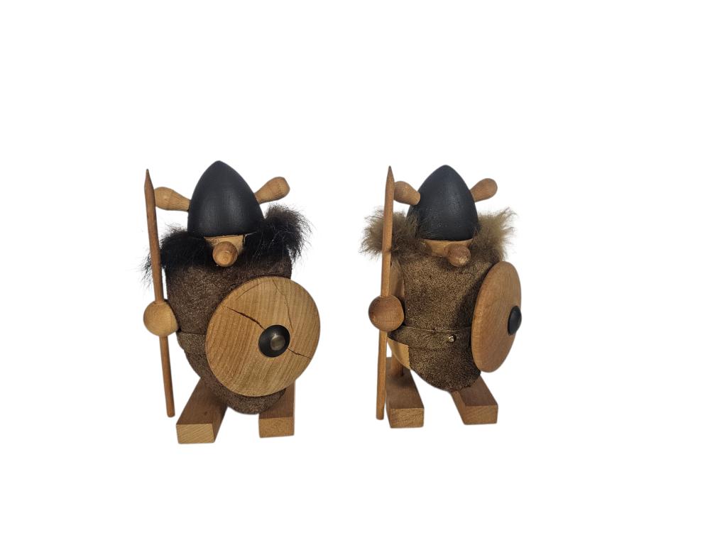 - Viking (2)  - Ljung Souvenir - Lilla Skyrup  - Zweden, Verzamelen, Beelden en Beeldjes, Ophalen of Verzenden, Gebruikt, Mens