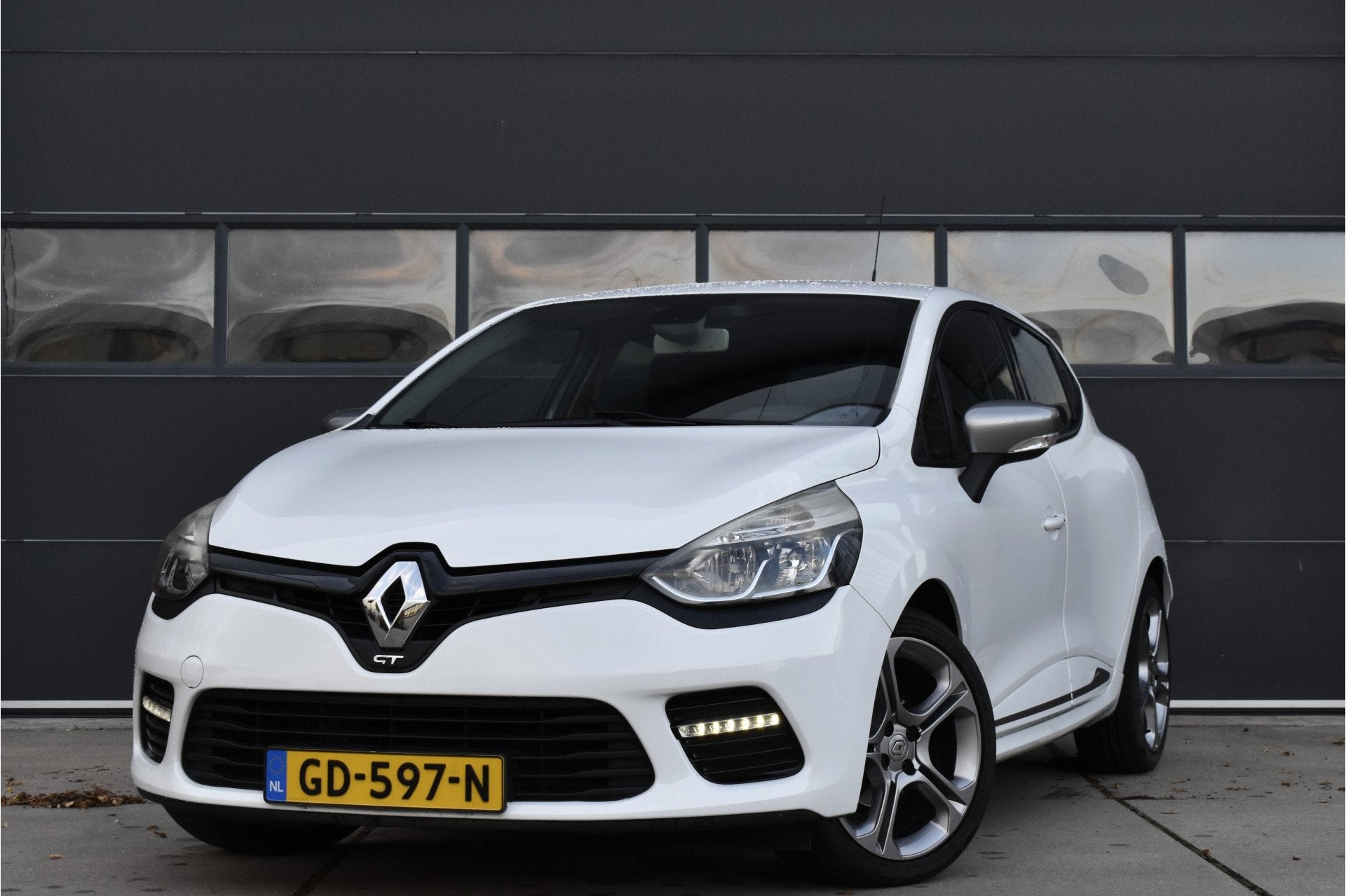Renault Clio 1.2 GT Automaat 5 drs Clima - Pdc - Lmv - Nap, Auto's, Euro 5, Stof, Gebruikt, Zwart