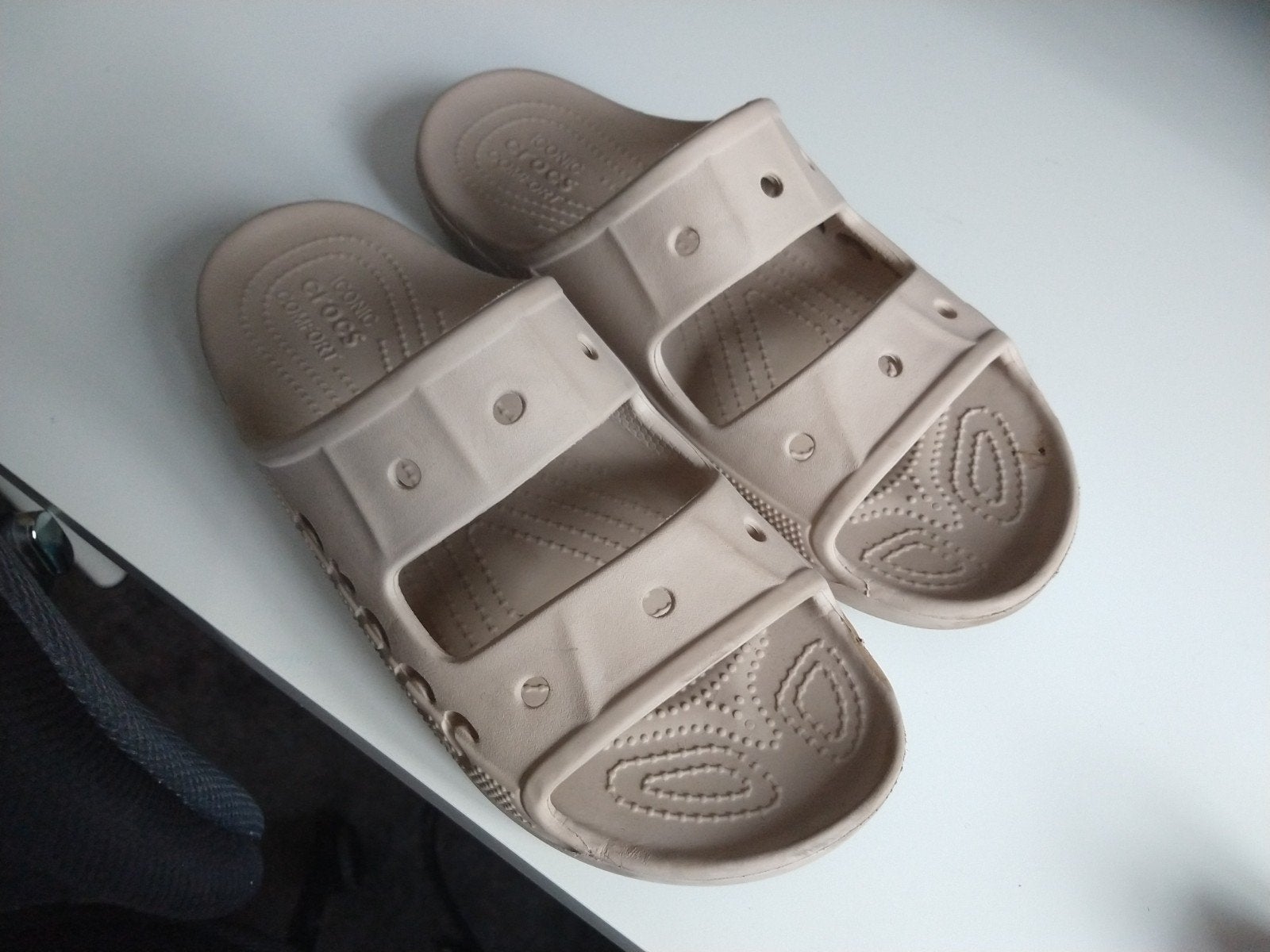 Crocs slippers maat 43/44, Slippers, Beige, Ophalen of Verzenden, Crocs