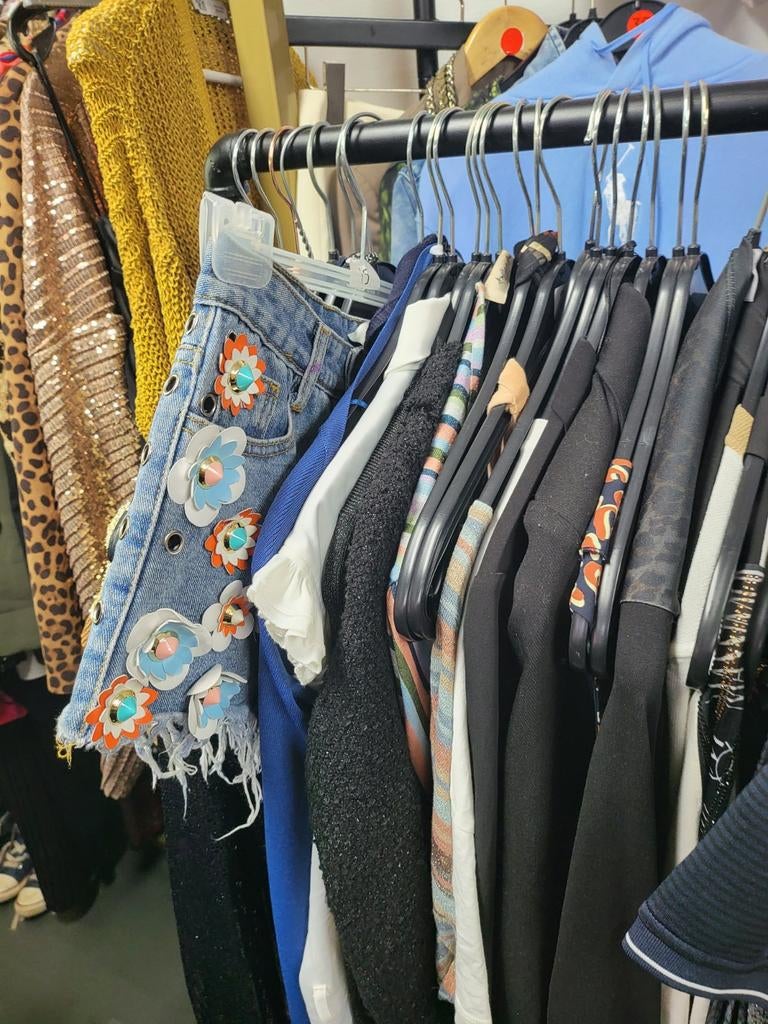 Partij dames kleding Mix maten merken Vanaf 50 stuks partij, Ophalen of Verzenden, Zo goed als nieuw, Maat 38/40 (M)