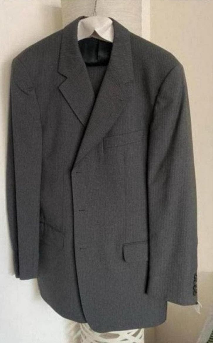Burberry pak  54 L wol nieuwstaat, Ophalen of Verzenden, Zo goed als nieuw, Maat 52/54 (L), Grijs