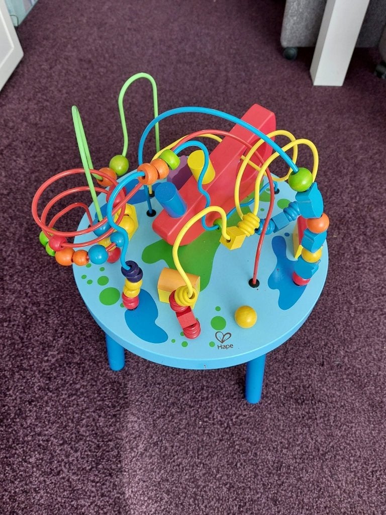 Motoriek Speeltafel met Kralenbaan, Ophalen, Zo goed als nieuw, Meubelstuk of Keukentje