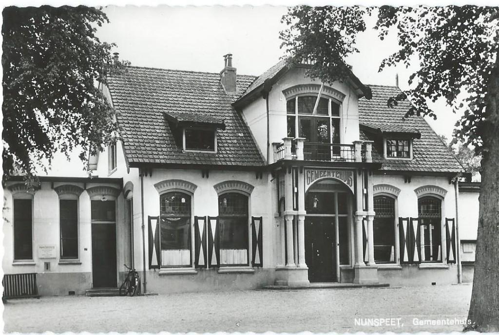 Ansichtkaart NUNSPEET  Gemeentehuis, Verzenden, 1960 tot 1980, Ongelopen, Gelderland