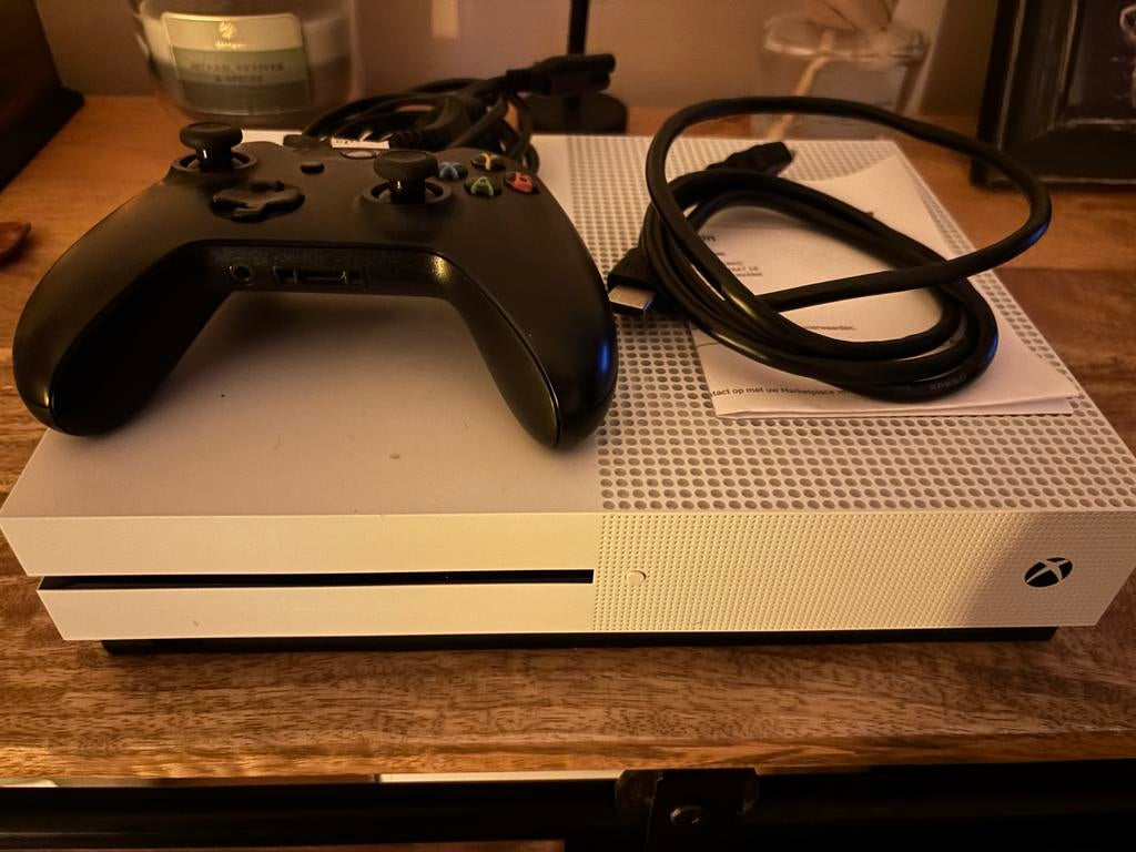 Xbox Series S met controller - Zo goed als nieuw!, Spelcomputers en Games, Spelcomputers | Xbox Series X en S, Ophalen, Zo goed als nieuw