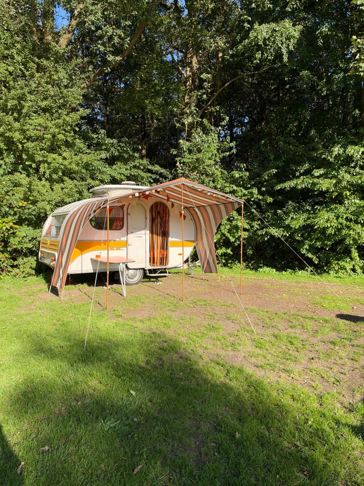 Oldtimer caravan Yvonne mostard 1966, Caravans en Kamperen, Overige merken, Standaardzit, Omvormbare zithoek, Particulier