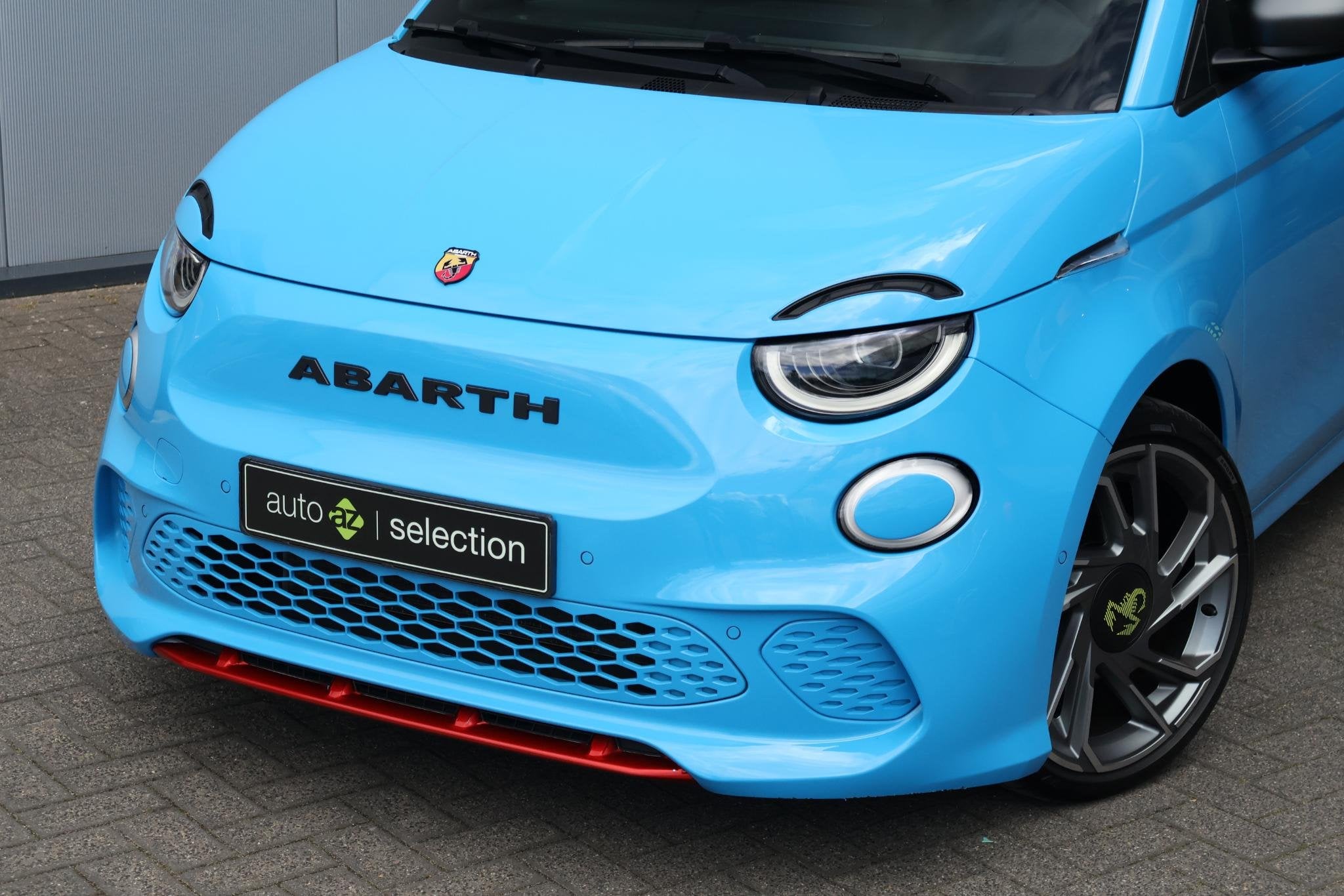 Fiat 500C Abarth Turismo 42 kWh / Carplay / Camera / Dodehoe, Auto's, Fiat, Stof, Zwart, Cabriolet, 155 pk