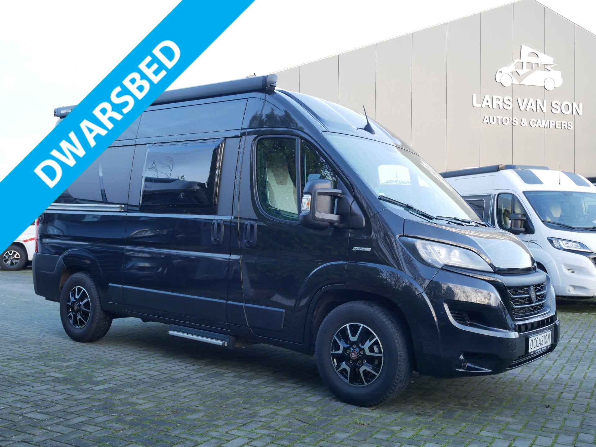 Carado CV 540 Edition 15 5.40 Meter Buscamper, Dwarsbed, Fia, Caravans en Kamperen, Campers, Buscamper of Camperbus, Almersdorperweg 39
1674NW  OPPERDOES, NL