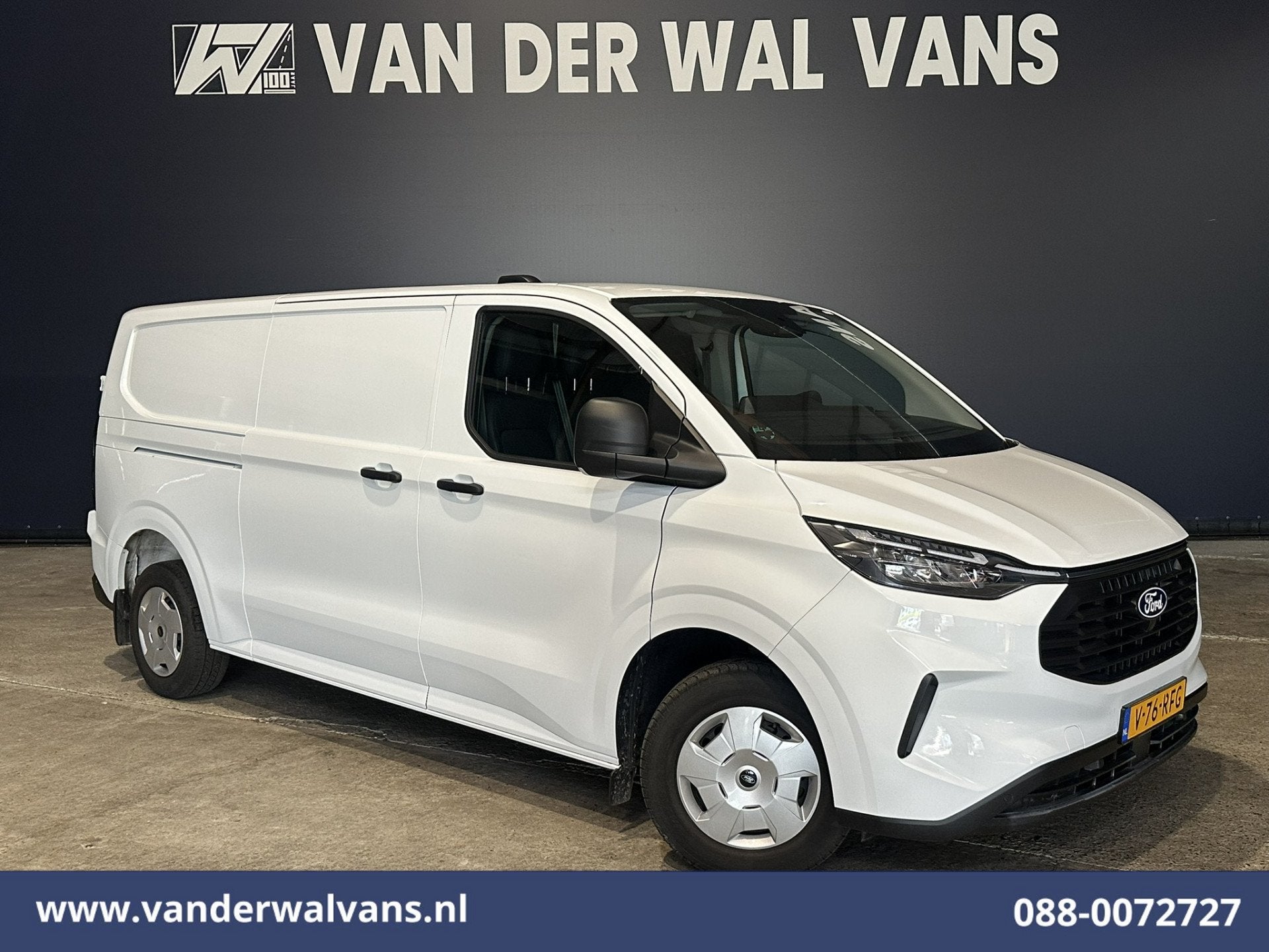 Ford Transit Custom 2.0 TDCI 136pk L2H1 Euro6 Airco | Camera, Auto's, Bestelauto's, Voorwielaandrijving, 4 cilinders, Wit, Leder