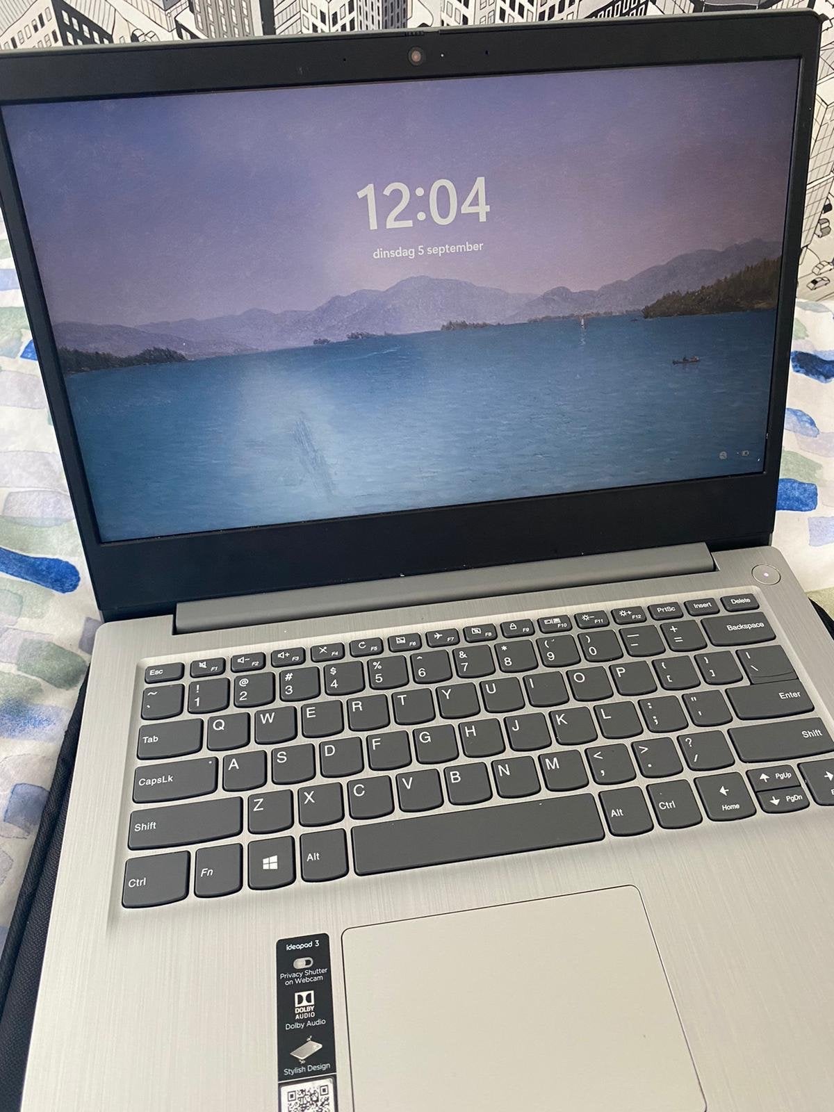 Lenovo IdeaPad 3 - Intel Core i5 - Zo goed als nieuw, 2 tot 3 Ghz, Qwerty, 8 GB, 14 inch