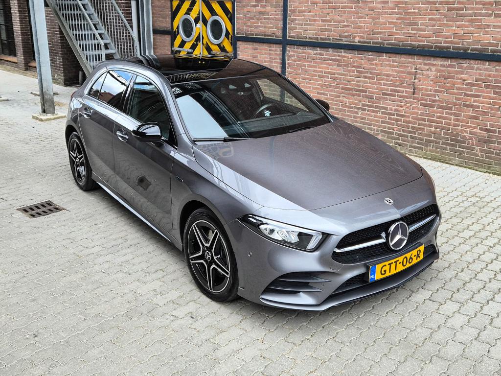Mercedes-Benz A250e | AMG | Nightline | Edition | Widescreen, Auto's, Zwart, 4 cilinders, 1600 kg, 1332 cc