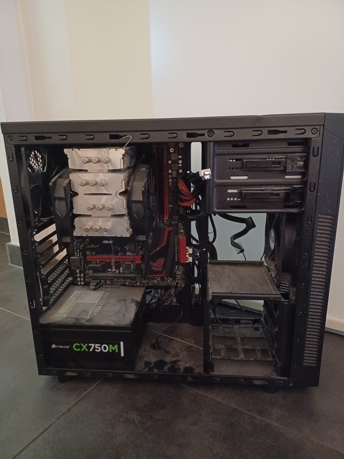 oude incomplete PC, voor onderdelen zie omschrijving, Ophalen, Gebruikt