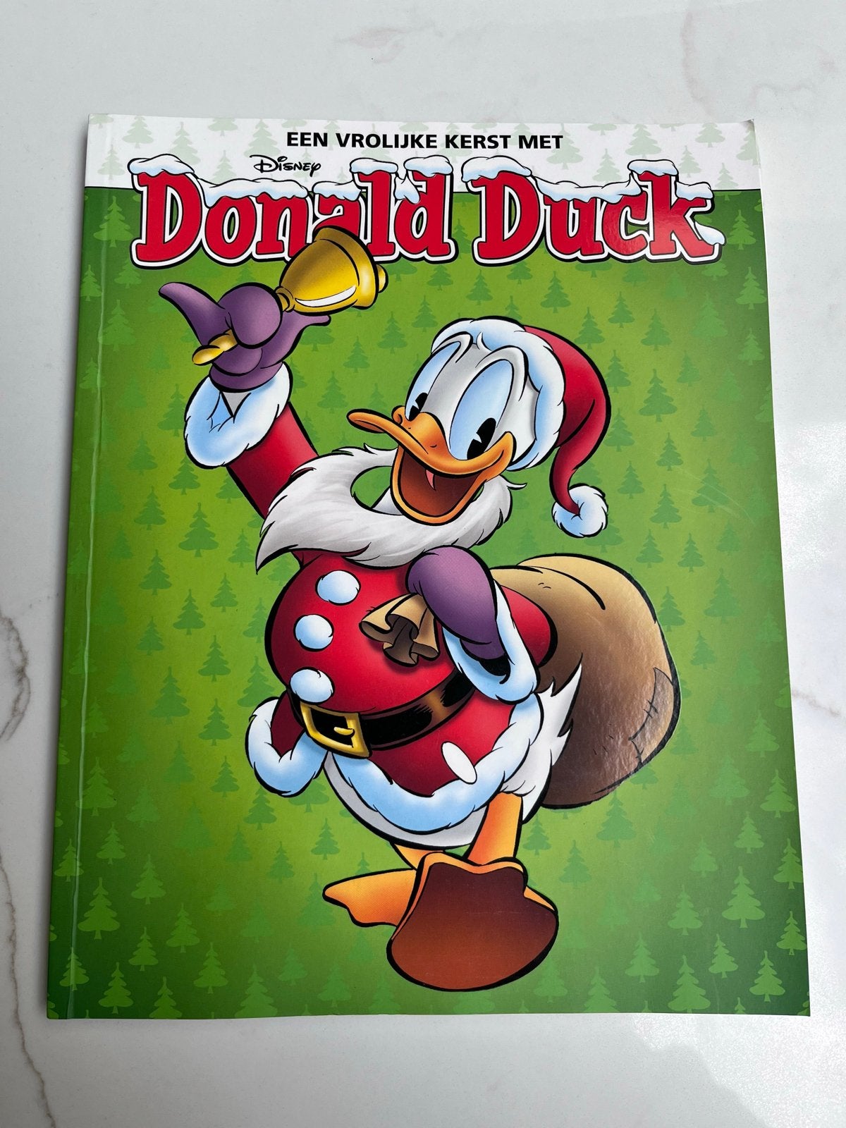 Een Vrolijke Kerst met Donald Duck - Stripboek, Boeken, Eén stripboek, Ophalen of Verzenden, Zo goed als nieuw