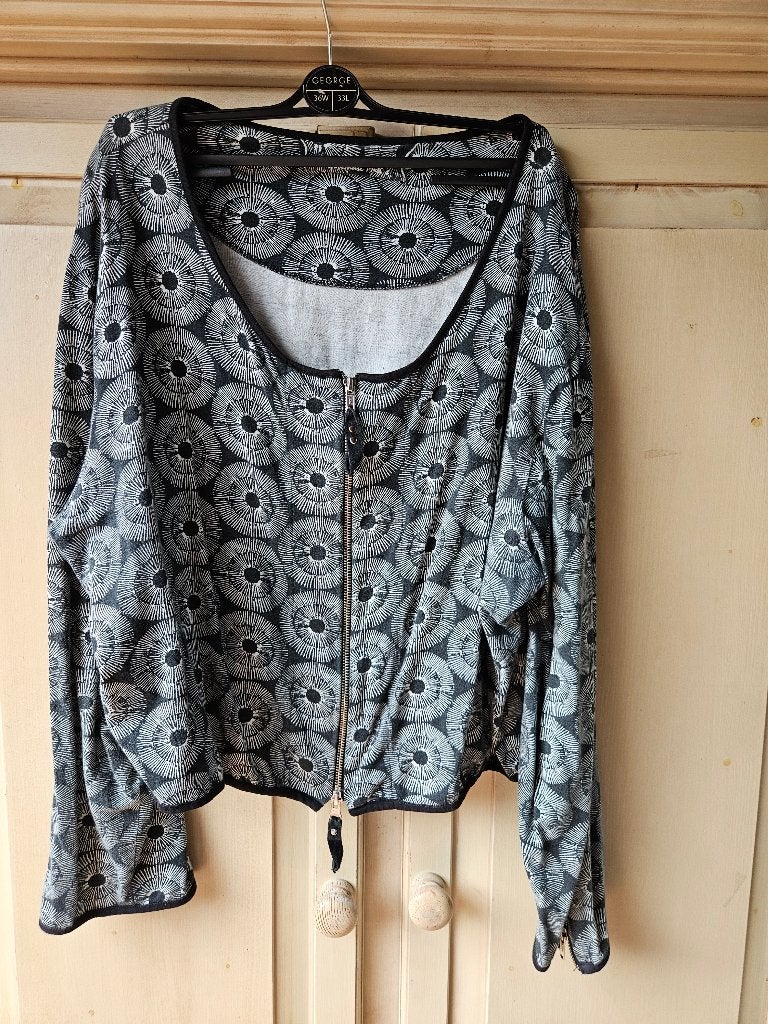 zwart/wit vest, maat xxxl, Ultimate Mik's, Kleding | Dames, Overige kleuren, Verzenden, Trui of Vest, Zo goed als nieuw