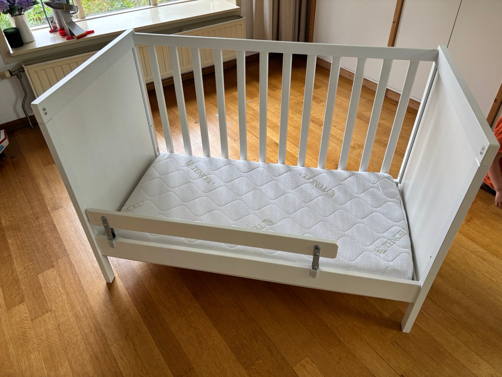 IKEA Sundvik + matras + Nattapa, Ophalen, 70 tot 85 cm, Zo goed als nieuw, Minder dan 140 cm
