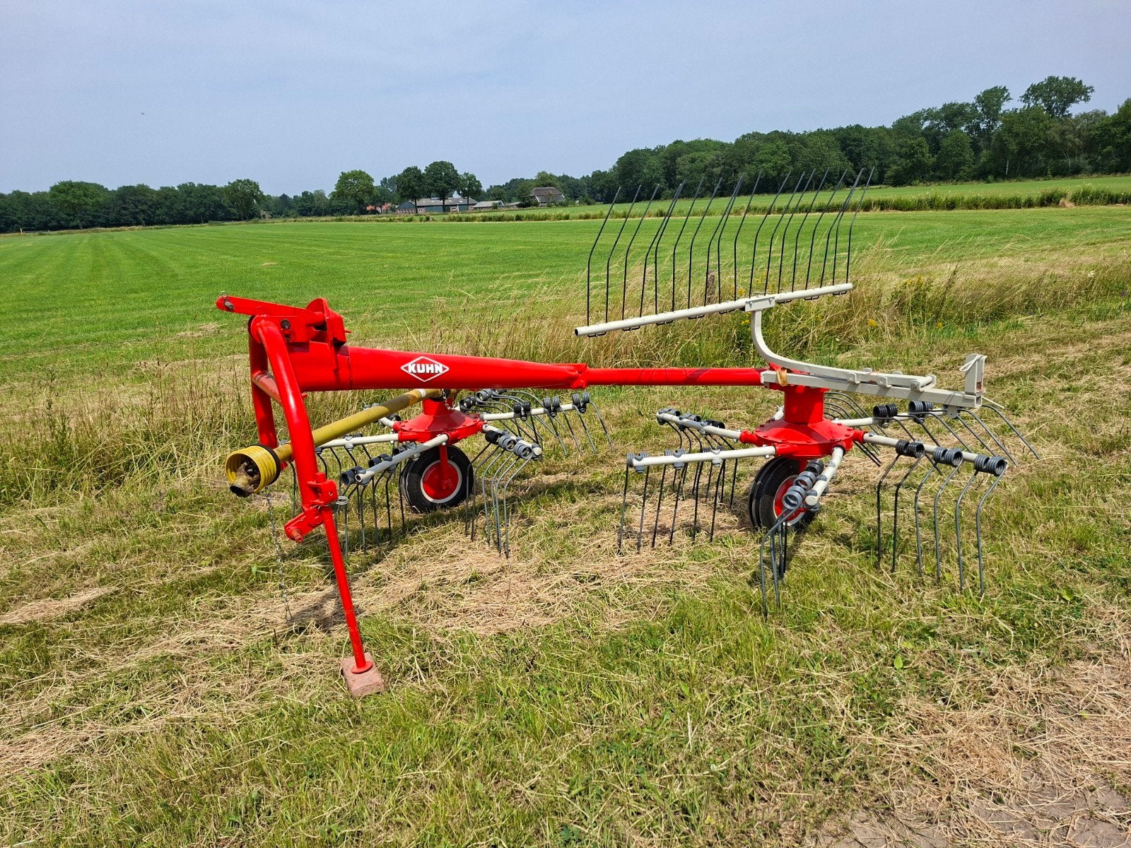 Kuhn GA402 hark, Ophalen