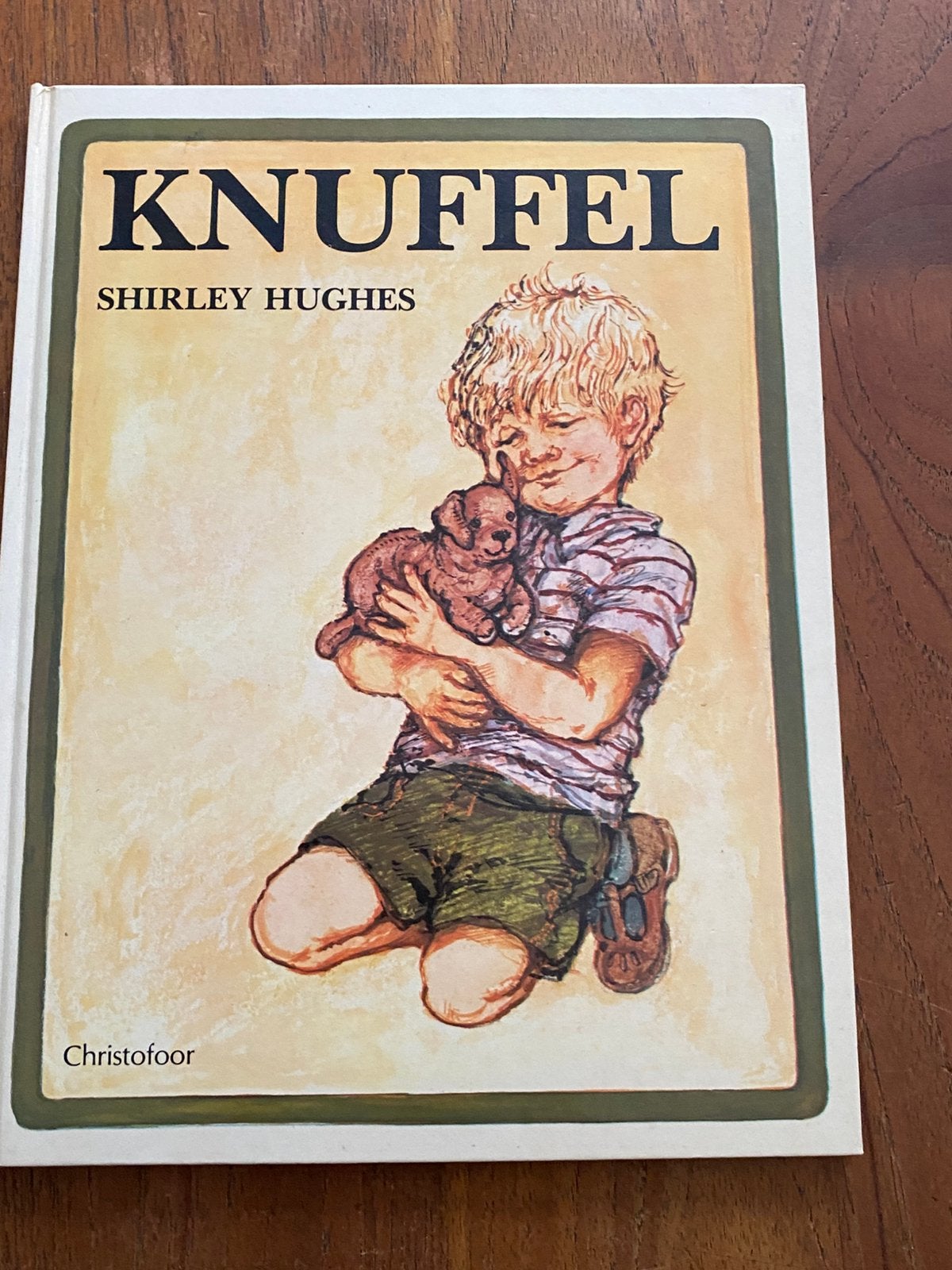 Knuffel - Shirley Hughes, Christofoor vintage 1984, Ophalen of Verzenden, Gelezen, Prentenboek