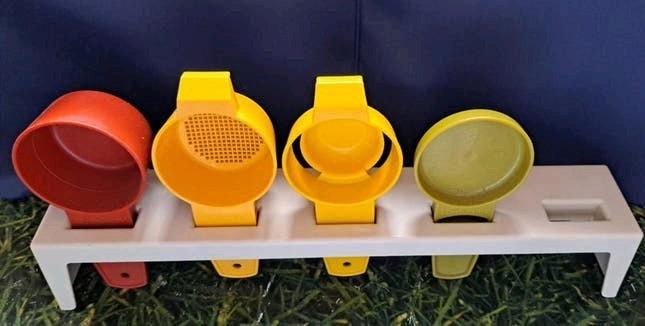 Vintage Tupperware Maatlepels Set met Houder, Gebruikt, Tupperware, Tupperware Brands Corporation, 14901 S. Orange Blossom Trail, Orlando, FL 32837, USA