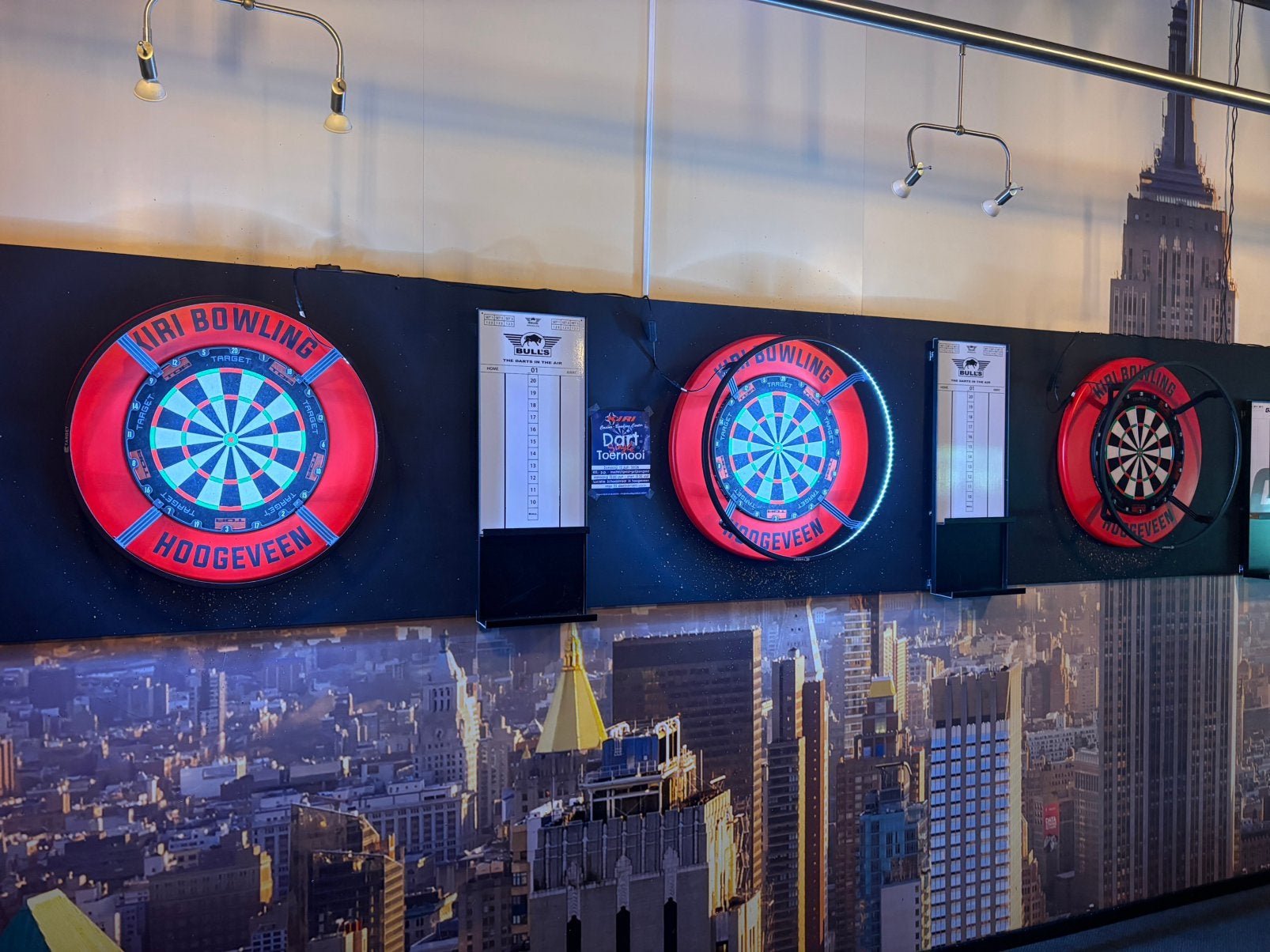 Darts schrijfbord met tablet en beker houders, Sport en Fitness, Darts, Hoofdstraat 96A, Overige typen, Nieuw, Ophalen of Verzenden