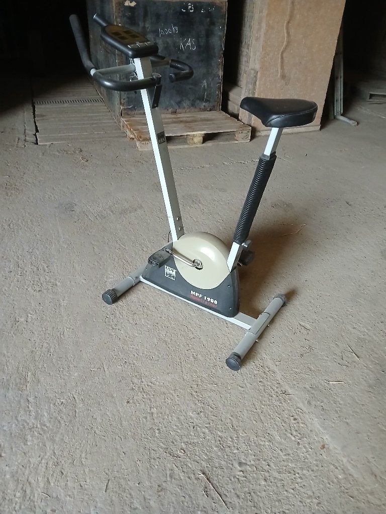 Hometrainer te koop, Sport en Fitness, Fitnessapparatuur, Ophalen, Gebruikt, Benen, Hometrainer