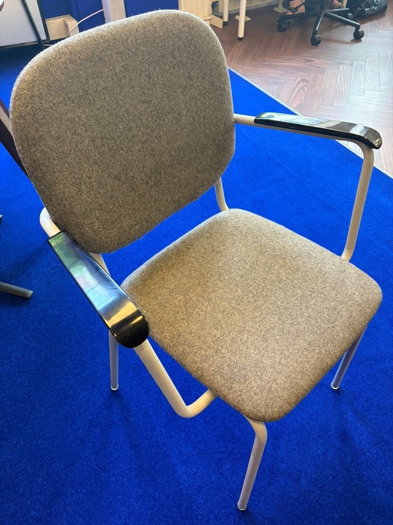 gestoffeerde stapelstoelen met armleuningen, Ophalen, Gebruikt, Overige kleuren, Stof