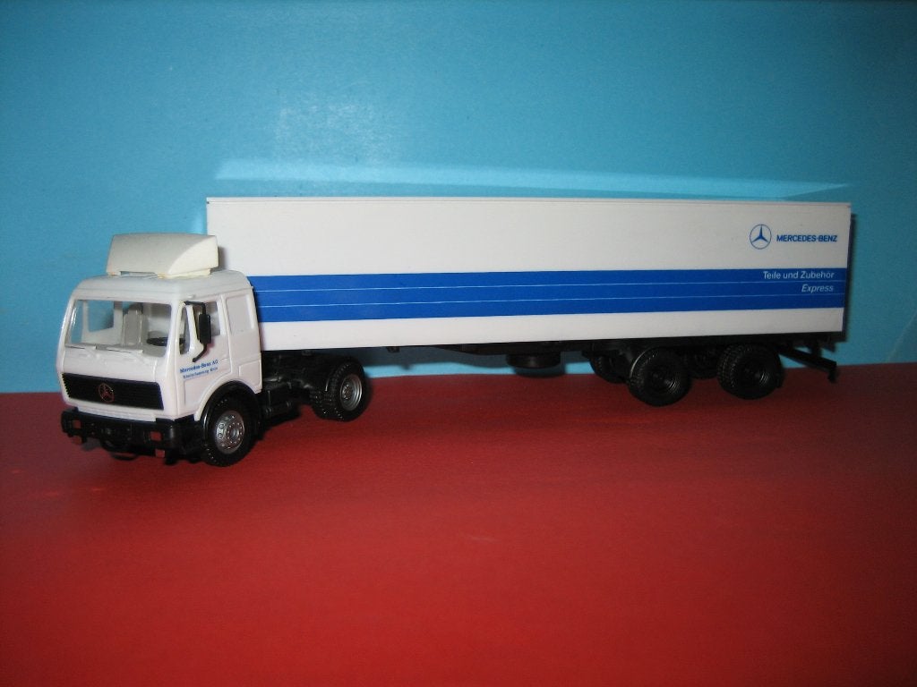 MB-Zubehor-Teile  MERCEDES met oplegger  Herpa, Ophalen of Verzenden, Zo goed als nieuw, Bus of Vrachtwagen, Herpa
