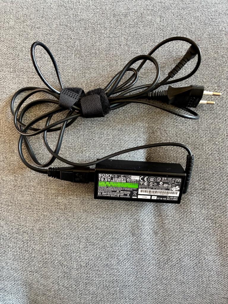 Sony VGP-AC19V39 Adapter, Ophalen of Verzenden, Zo goed als nieuw, Sony