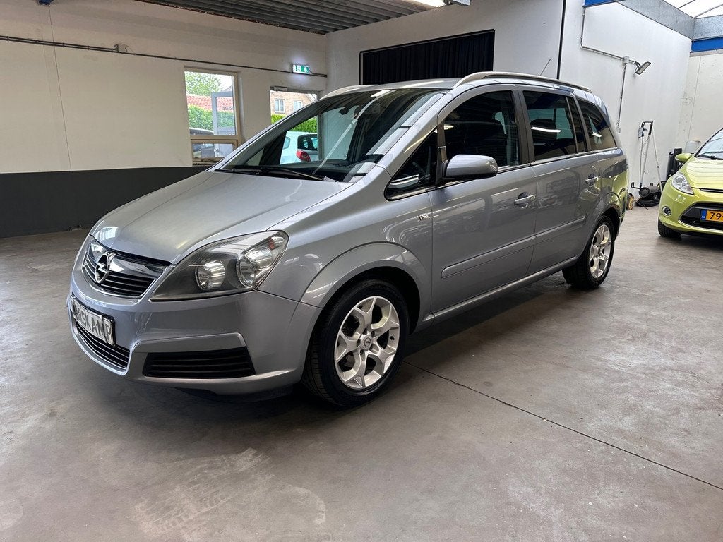 Opel Zafira 1.8 Cosmo|Airco|Cruise|LMV, Auto's, Opel, Gebruikt, Zwart, 4 cilinders, Origineel Nederlands